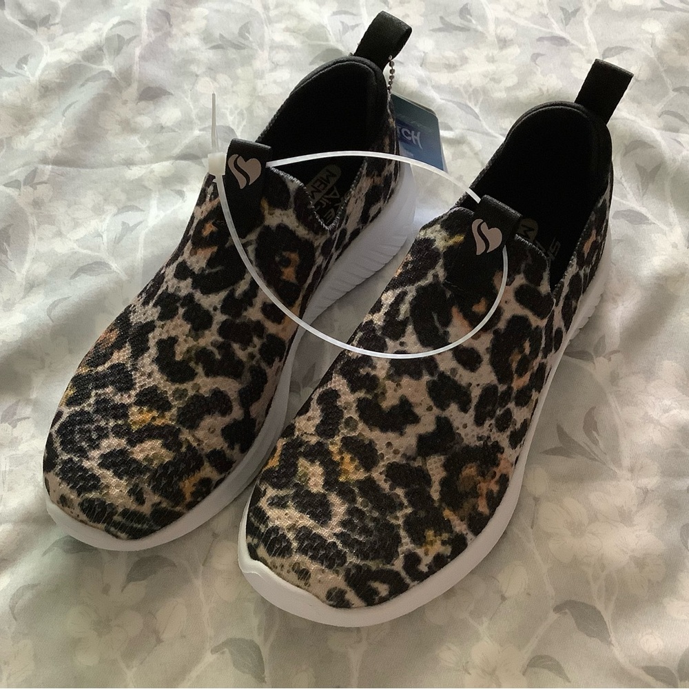 Skechers Girls Leopard Slip-On Sneakers - Black/Tan/White